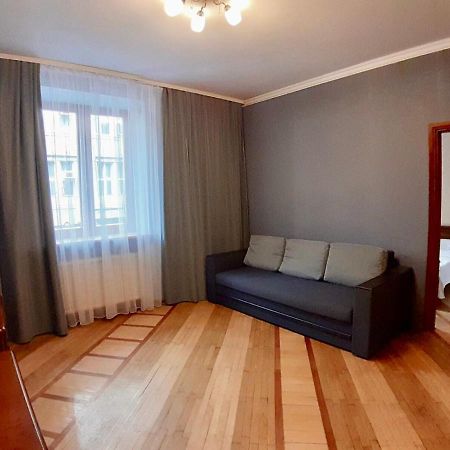 Apartment Hnatuka Center Львів Екстер'єр фото