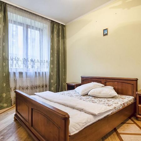Apartment Hnatuka Center Львів Екстер'єр фото