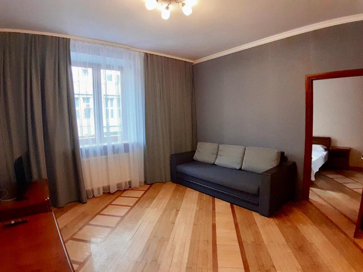 Apartment Hnatuka Center Львів Екстер'єр фото