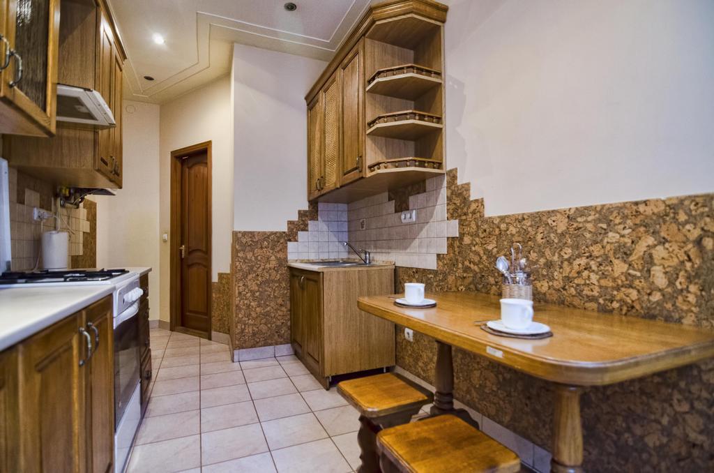 Apartment Hnatuka Center Львів Екстер'єр фото